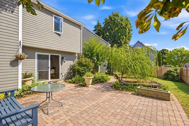 210 Centre St 14, Quincy, MA 02169