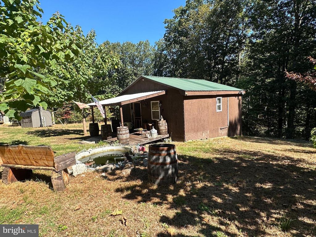 44 GOBBLER DR, Springfield, WV 26763