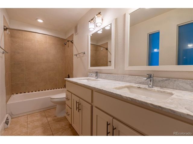 895 S Garrison St, Denver, CO 80226