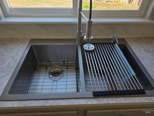 517 Pennsylvania Ct, Nampa, ID 83686