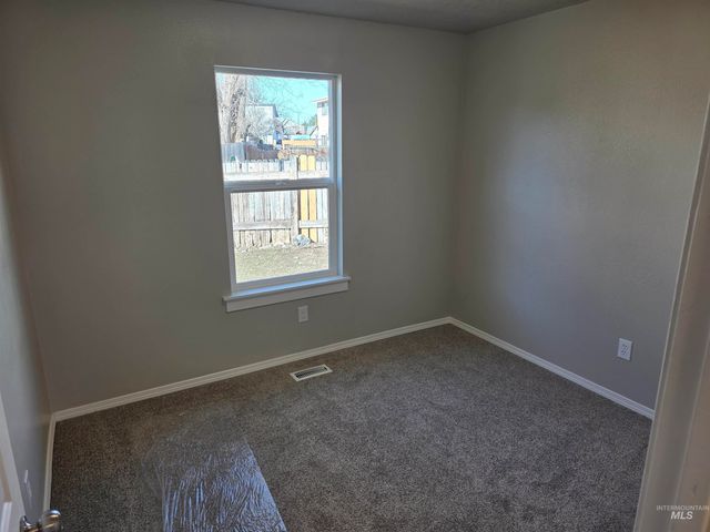 517 Pennsylvania Ct, Nampa, ID 83686