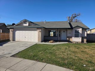 517 Pennsylvania Ct, Nampa, ID 83686