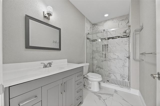 9258 LAKE CHASE ISLAND WAY, Tampa, FL 33626