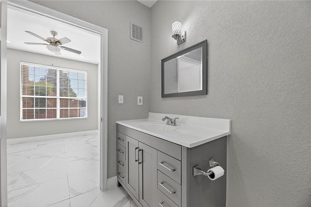 9258 LAKE CHASE ISLAND WAY, Tampa, FL 33626