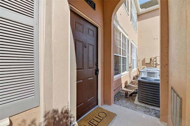 9258 LAKE CHASE ISLAND WAY, Tampa, FL 33626