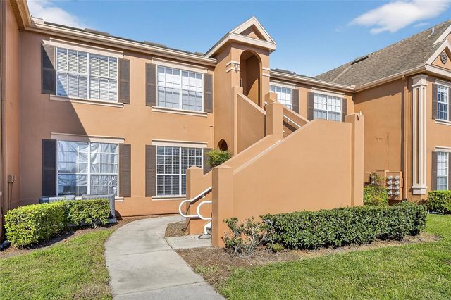 9258 LAKE CHASE ISLAND WAY, Tampa, FL 33626