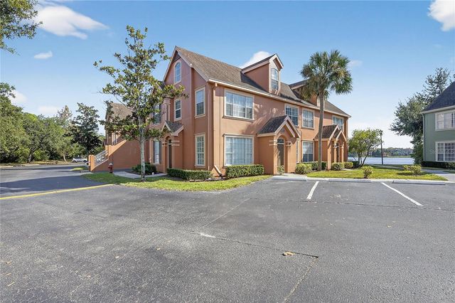 9258 LAKE CHASE ISLAND WAY, Tampa, FL 33626