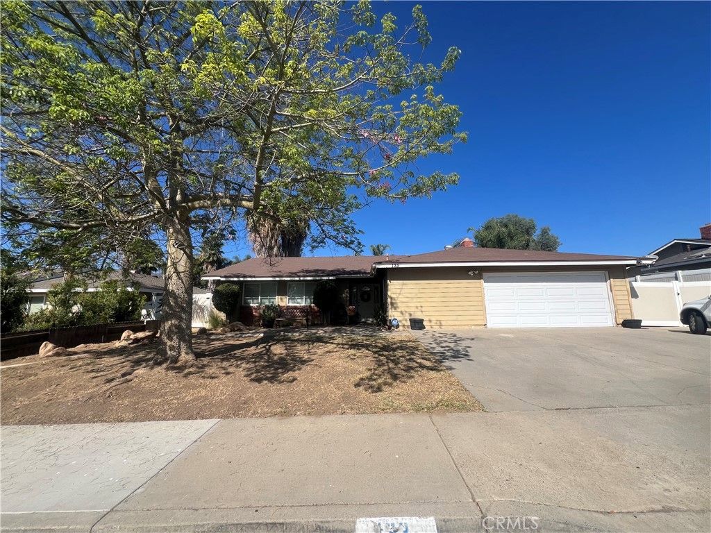 133 S Woodlake, Lake Elsinore, CA 92530 — exterior