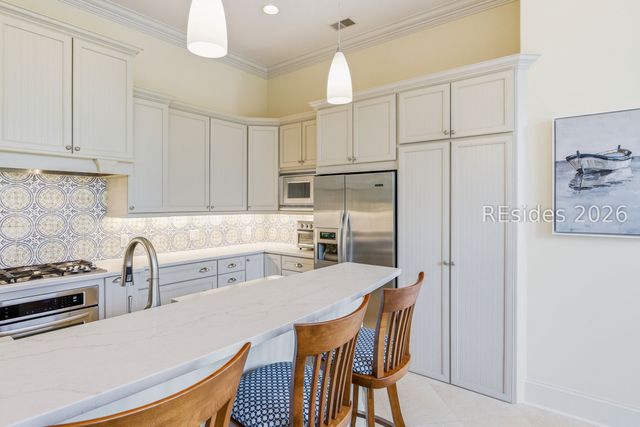 3 Roxbury Cir, Hilton Head Island, SC 29928