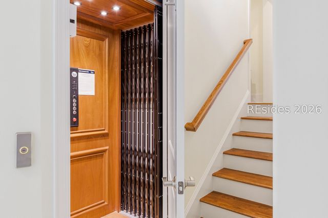 3 Roxbury Cir, Hilton Head Island, SC 29928