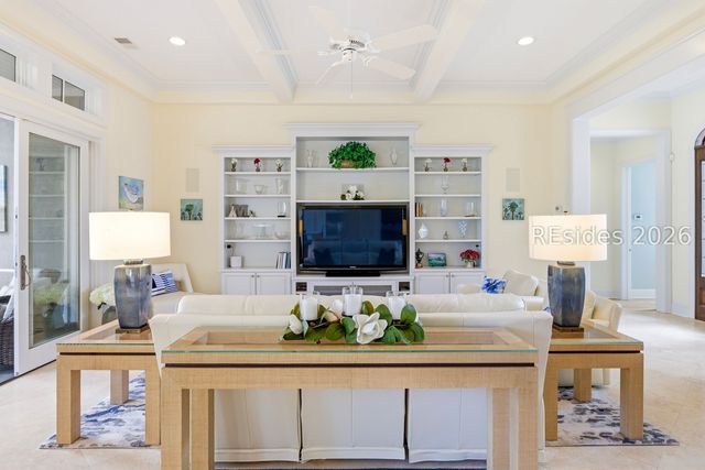 3 Roxbury Cir, Hilton Head Island, SC 29928