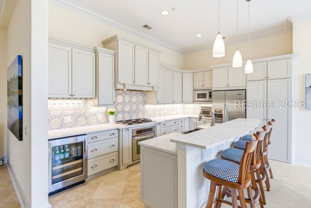 3 Roxbury Cir, Hilton Head Island, SC 29928