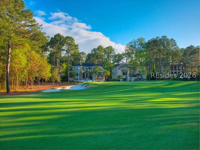 3 Roxbury Cir, Hilton Head Island, SC 29928
