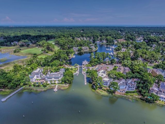 3 Roxbury Cir, Hilton Head Island, SC 29928