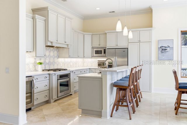 3 Roxbury Cir, Hilton Head Island, SC 29928