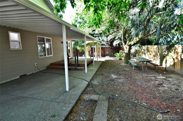 910 11th Street SE, Puyallup, WA 98372