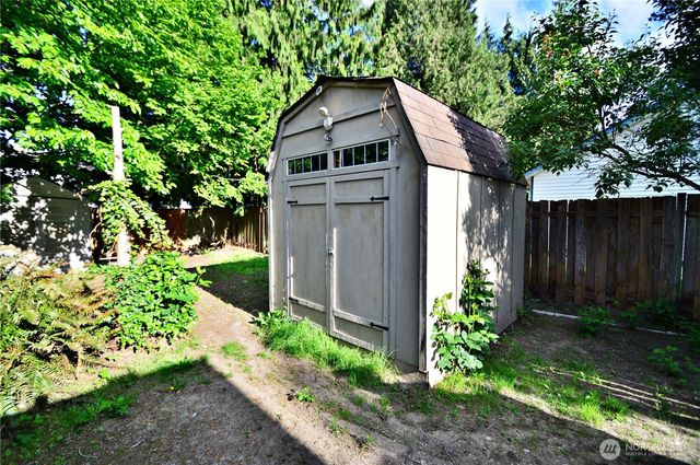 910 11th Street SE, Puyallup, WA 98372
