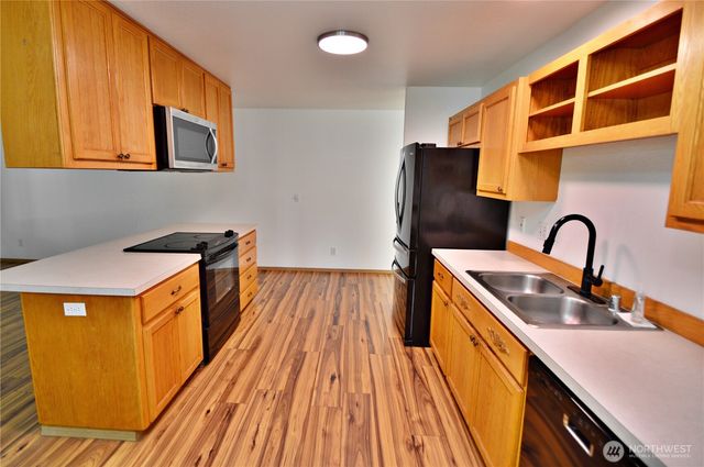 910 11th Street SE, Puyallup, WA 98372