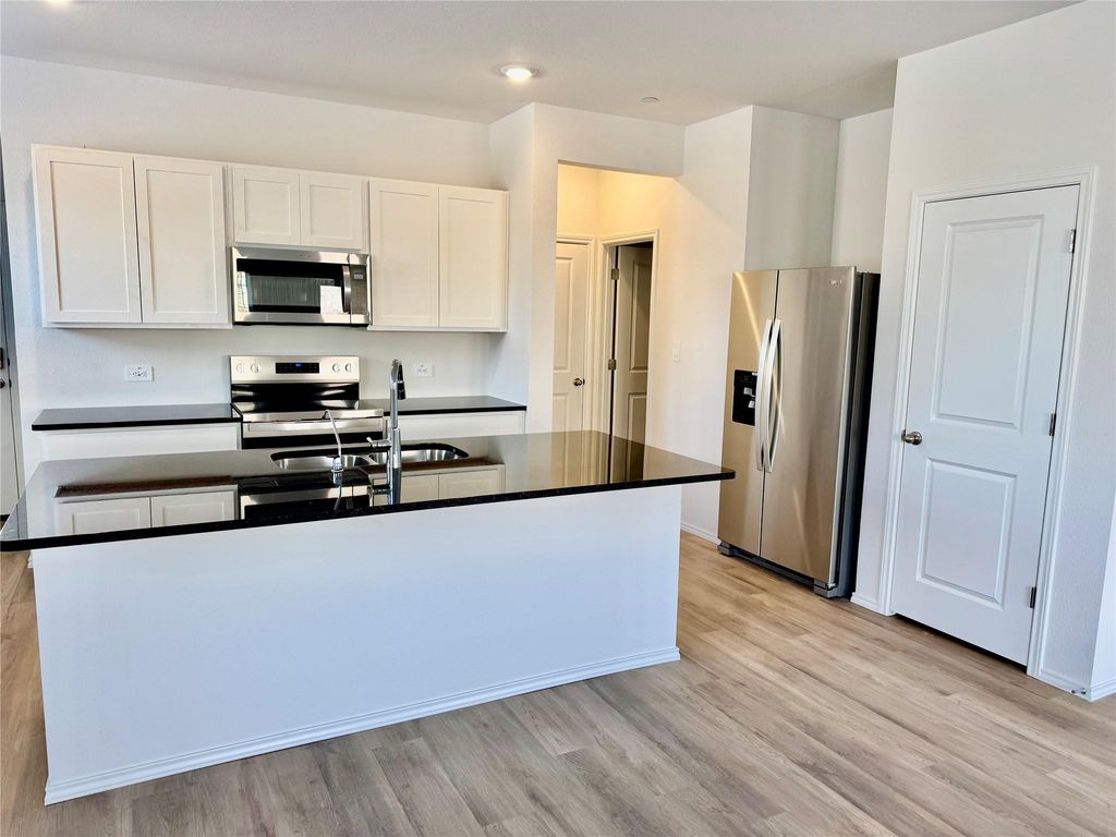 12800 Summer Village DR, Buda, TX 78610