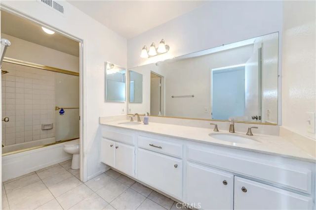 35 Oxford 24, Irvine, CA 92612