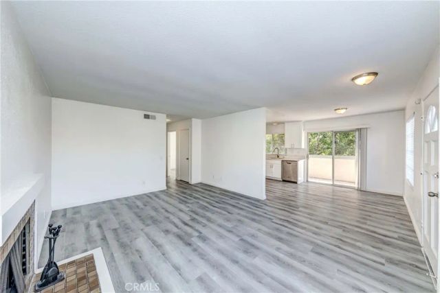 35 Oxford 24, Irvine, CA 92612