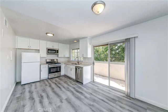 35 Oxford 24, Irvine, CA 92612