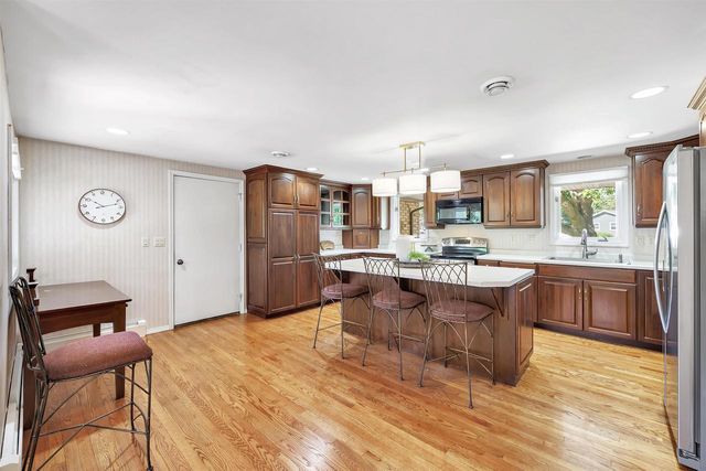 2851 BLUE JAY LANE, Green Bay, WI 54313