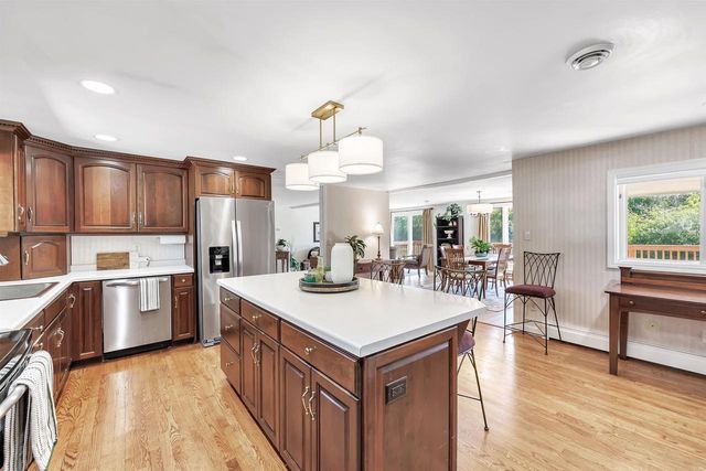 2851 BLUE JAY LANE, Green Bay, WI 54313