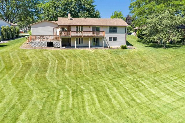 2851 BLUE JAY LANE, Green Bay, WI 54313