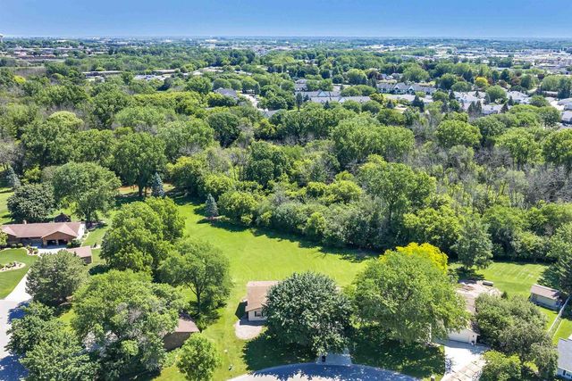 2851 BLUE JAY LANE, Green Bay, WI 54313