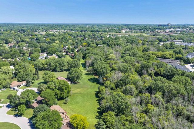 2851 BLUE JAY LANE, Green Bay, WI 54313