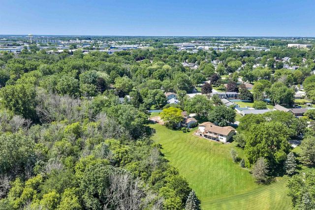 2851 BLUE JAY LANE, Green Bay, WI 54313