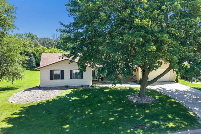 2851 BLUE JAY LANE, Green Bay, WI 54313