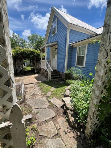502 N Rock Street, Yellville, AR 72687
