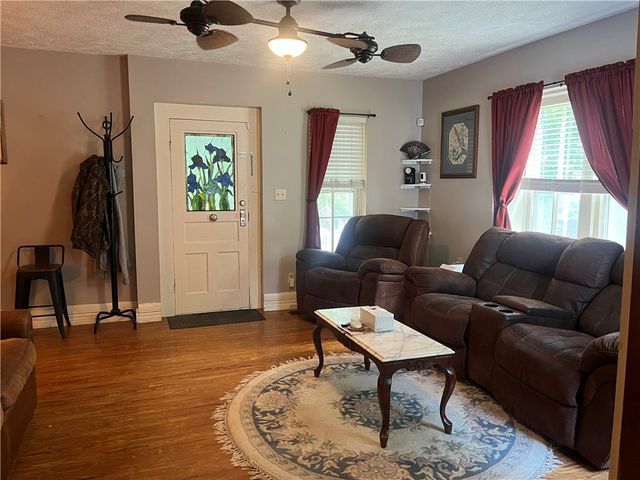 502 N Rock Street, Yellville, AR 72687