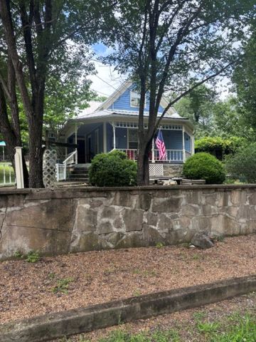 502 N Rock Street, Yellville, AR 72687