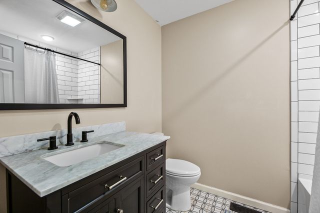 704 Redwood Cir, Columbia, TN 38401