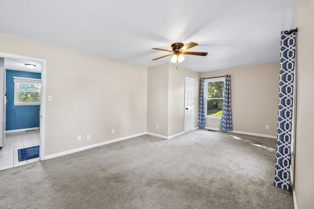 704 Redwood Cir, Columbia, TN 38401
