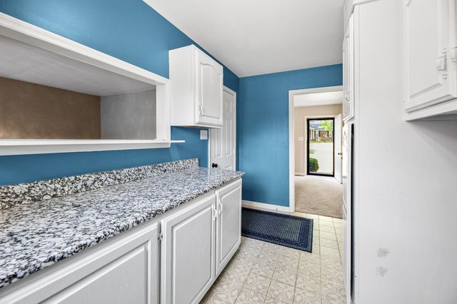 704 Redwood Cir, Columbia, TN 38401