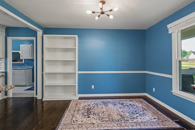 704 Redwood Cir, Columbia, TN 38401