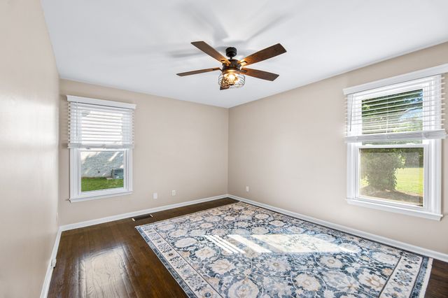 704 Redwood Cir, Columbia, TN 38401