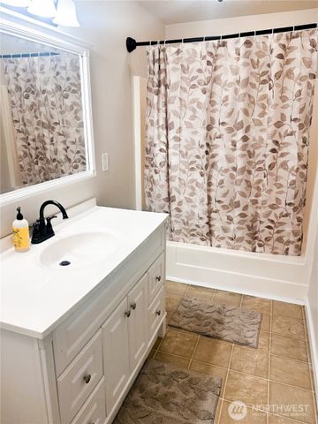 19140 Rosemary Street SW, Rochester, WA 98579