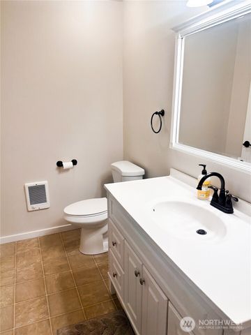 19140 Rosemary Street SW, Rochester, WA 98579