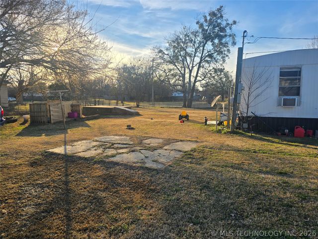 415 Russell Street, Caddo, OK 74729