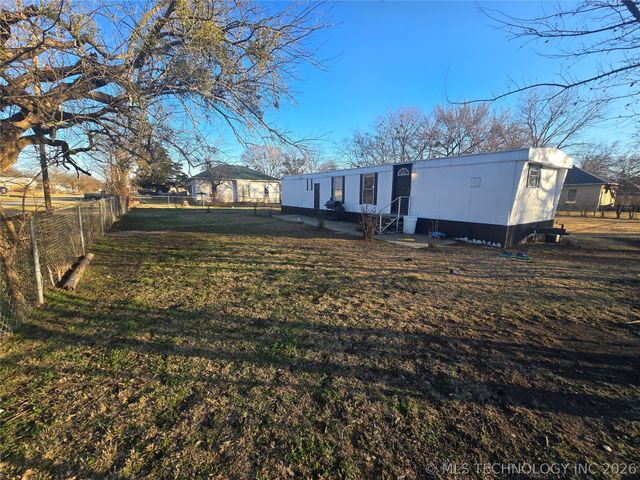 415 Russell Street, Caddo, OK 74729