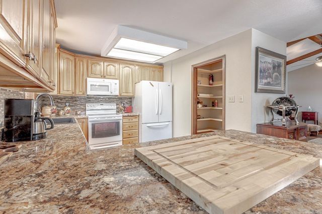 81 Monongahela Dr, Cherokee Village, AR 72529
