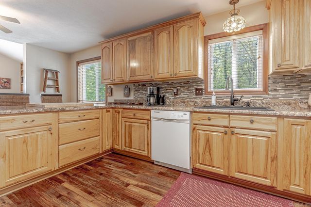 81 Monongahela Dr, Cherokee Village, AR 72529