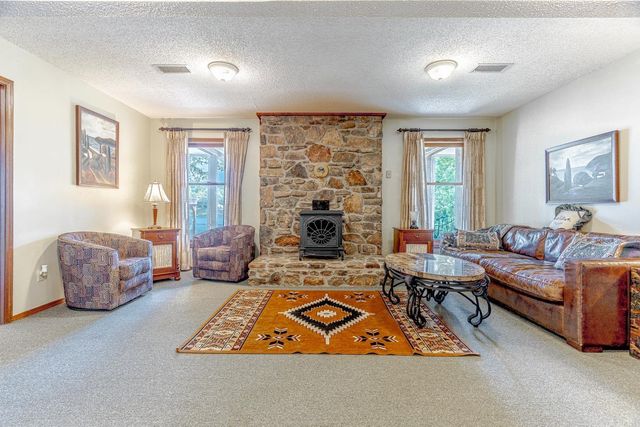81 Monongahela Dr, Cherokee Village, AR 72529