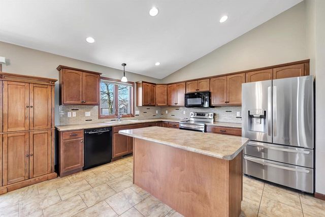 W7035 GLEN VALLEY DRIVE, Greenville, WI 54942