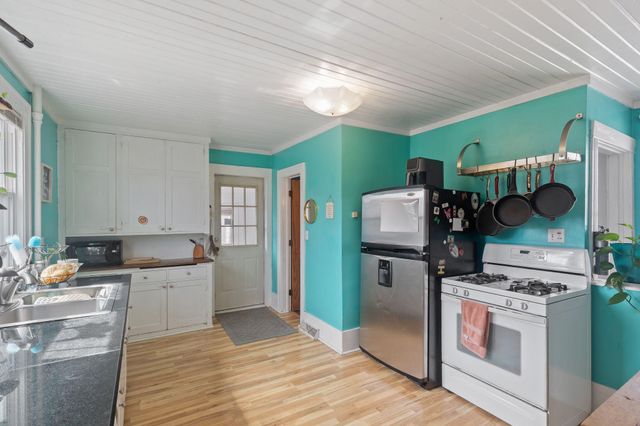 831 19th Avenue SE, Minneapolis, MN 55414
